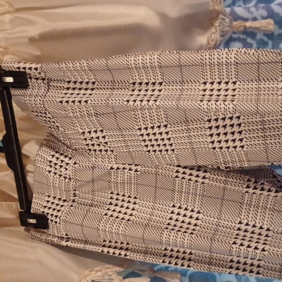 Houndstooth High Rise Tights - Picture 2 of 3